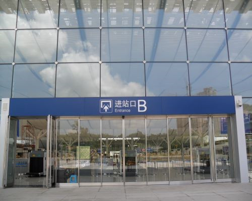 機場玻璃黄色网站茄子视频